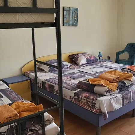 алекс בית הארחה